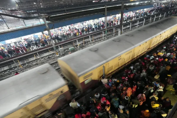 9enishho new delhi station stampede 625x300 16 February 25