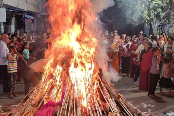 🌸 Holika Dahan 2025: Date, Time, Puja Vidhi & Spiritual Significance