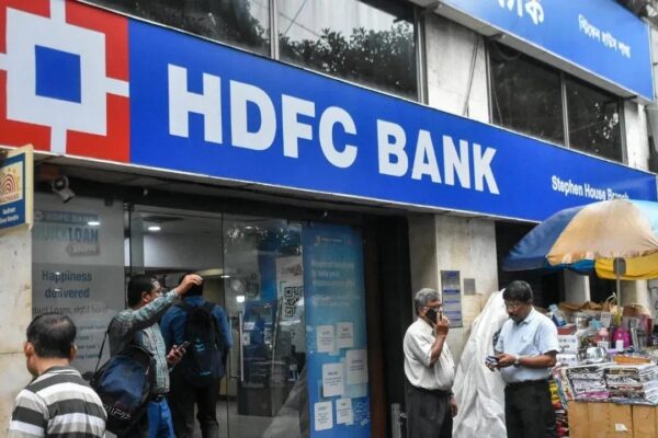 HDFC Bank Employees Accused of FD Fraud: Customers’ Money Missing, Police Refuse to File Complaint