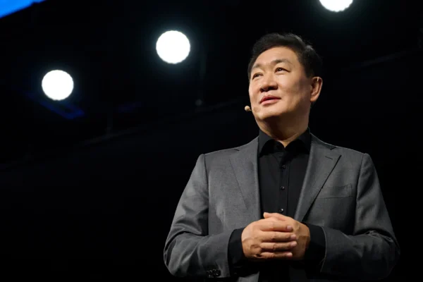 Samsung Electronics Co-CEO Han Jong-hee, who passed away due to cardiac arrest at age 63, played a crucial role in the company's consumer electronics and mobile devices division.